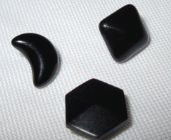 чёрные разноформенные (квадрат, многоугольник, месяц)