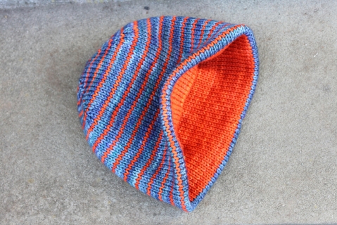 ЯСКРАВА ТЕПЛА СМУГАСТА ШАПКА ДЛЯ ДИТИНИ