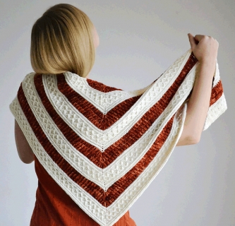 ПЕРЕЛИВНА ШАЛЬ КОЛЬОРУ ЗАСОХЛОГО АПЕЛЬСИНУ ТА МОЛОКА