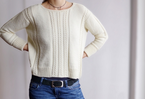 НІЖНИЙ КОРОТКИЙ ДЖЕМПЕР З КОСАМИ