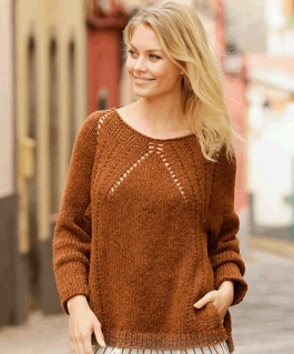 ТЕПЛИЙ В'ЯЗАНИЙ ДЖЕМПЕР-РЕГЛАН КОЛЬОРУ ЛІСОВОГО ФУНДУКУ З БІЧНИМИ РОЗРІЗАМИ